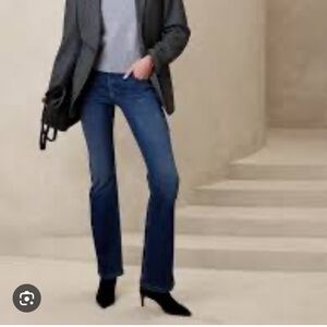 Low rise bootcut
Banana Republic
Size 29/8